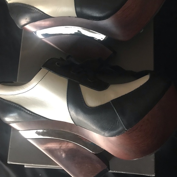 N.Y.L.A Block Heels - Picture 12 of 15